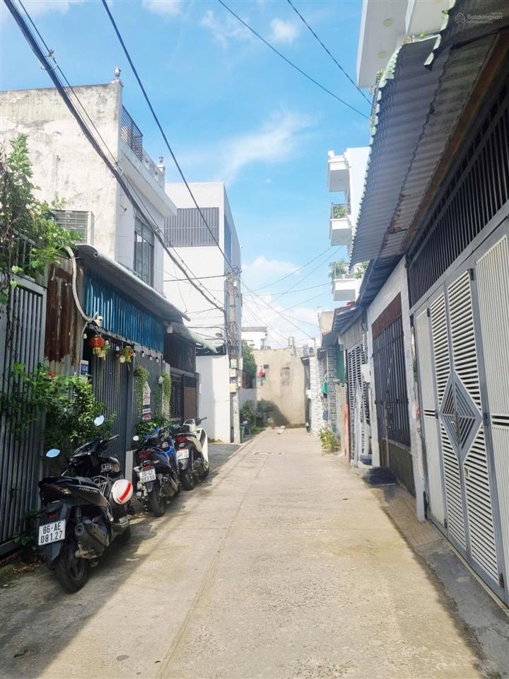 Ngay huỳnh thị hai, ngang hơn 5m, 3pn, hxh giá 3 tỷ 5. nhà mới, vào ở ngay, shr