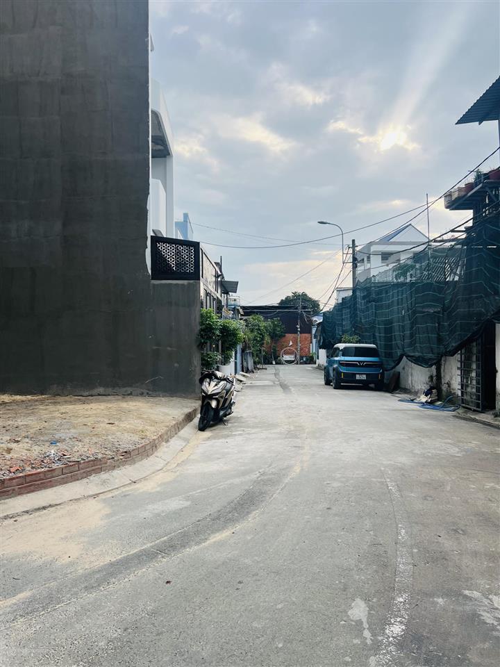 190m2 đất xây cao tầng ngay xuân thới thượng, mặt tiền đường 8m, nhỉnh 4 tỷ, lô góc mặt tiền.