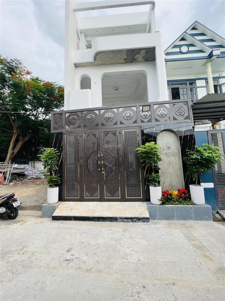 190m2 đất xây cao tầng ngay xuân thới thượng, mặt tiền đường 8m, nhỉnh 4 tỷ, lô góc mặt tiền.