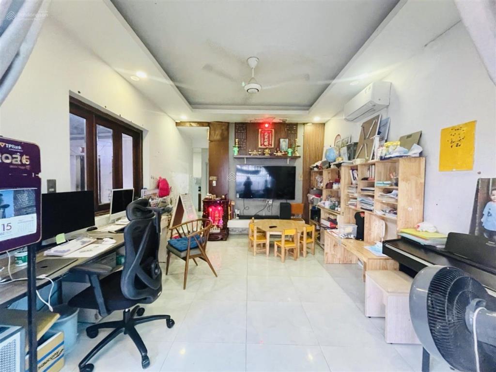 Bán nhà vườn, giá 4,26 tỷ có gara ô tô 112m2, ngang khủng gần 8m. ngay nguyễn thị thử  bà điểm
