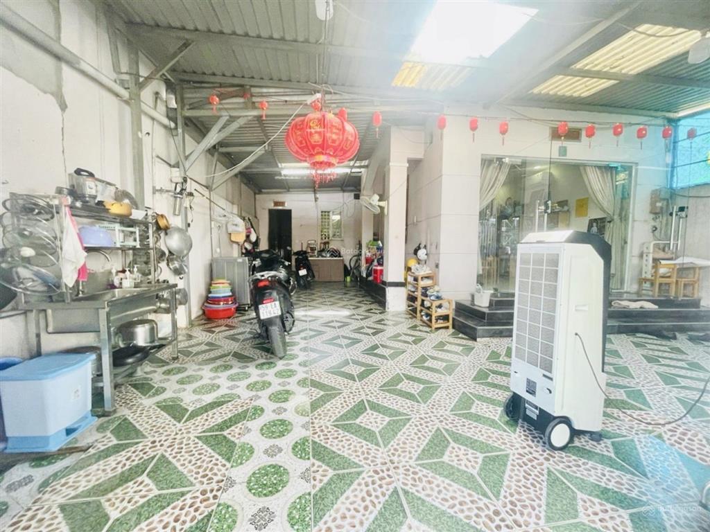 Bán nhà vườn, giá 4,26 tỷ có gara ô tô 112m2, ngang khủng gần 8m. ngay nguyễn thị thử  bà điểm