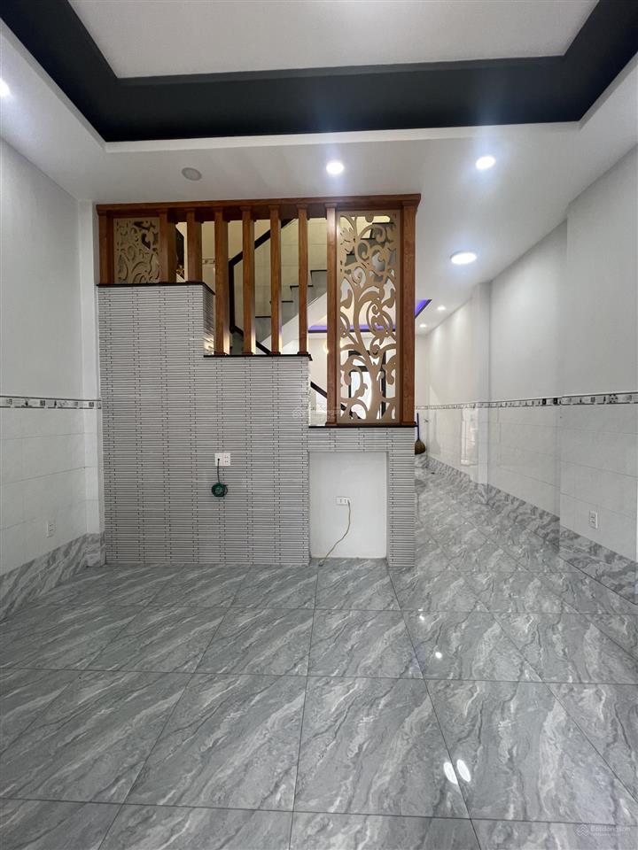 Giá 4 tỷ 49 bán nhà 3 tầng, 4pn ngay tân hiệp, thị trấn hóc môn. ngang gần 5m. sổ hồng riêng