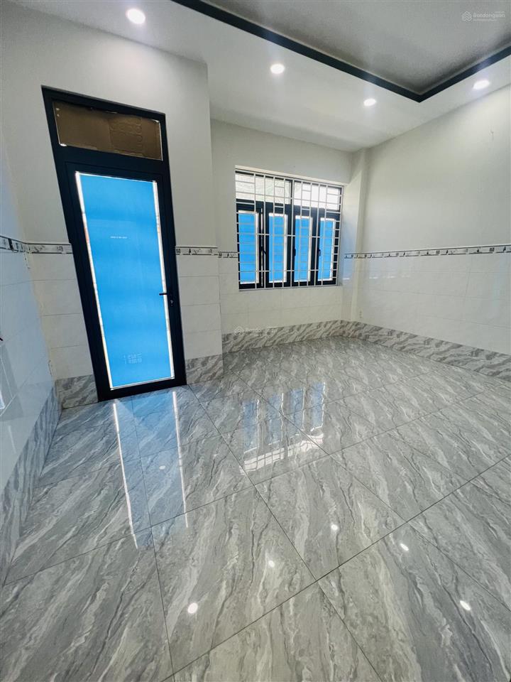 Giá 4 tỷ 49 bán nhà 3 tầng, 4pn ngay tân hiệp, thị trấn hóc môn. ngang gần 5m. sổ hồng riêng