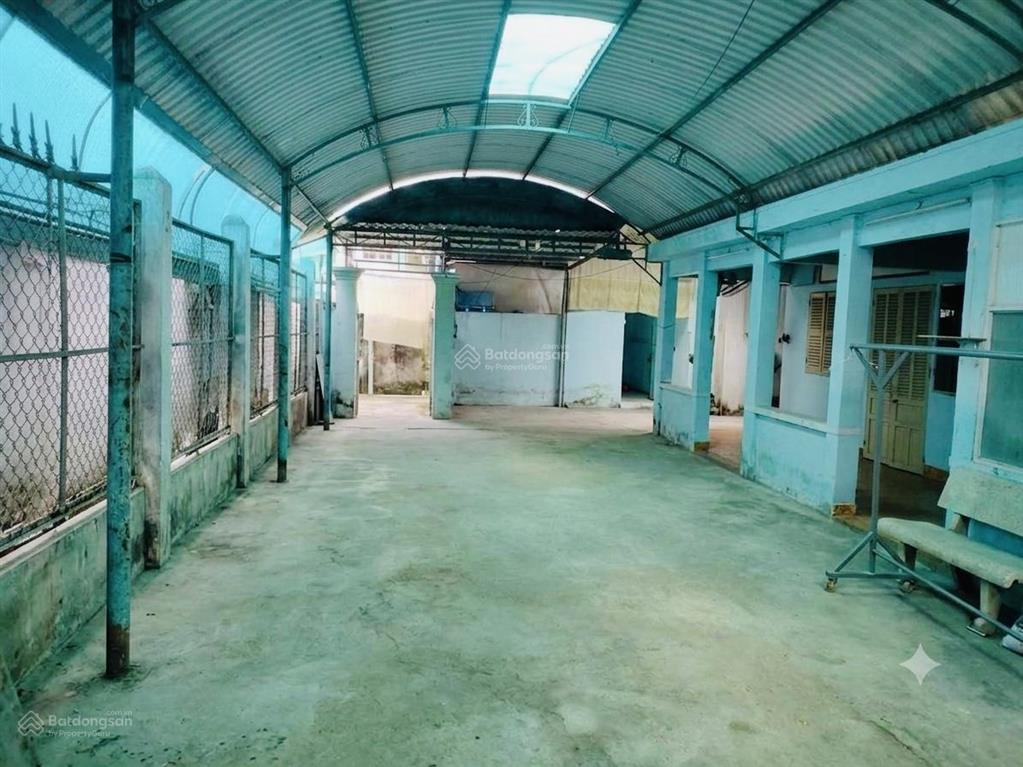 Ngay bx an sương bán nhà 250m2 (16m*18m) giá 4,1 tỷ, sổ hồng đầy đủ, tiện xây mới