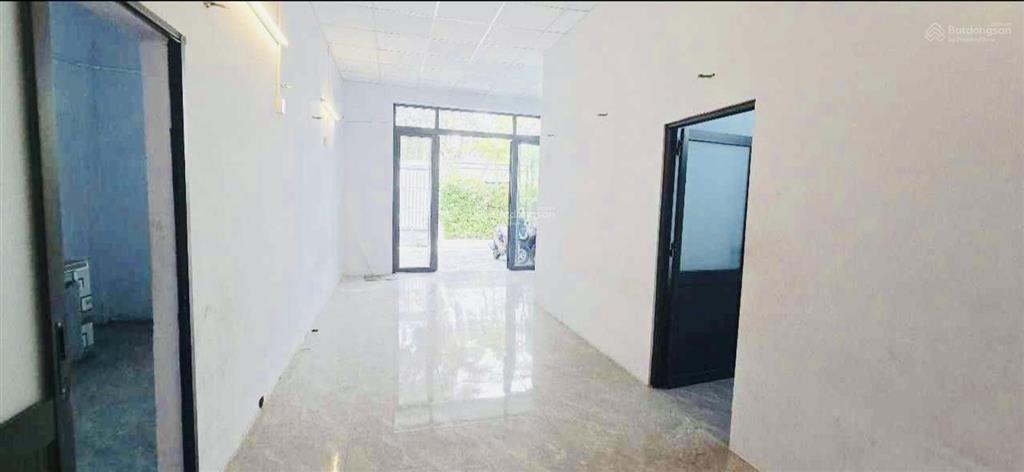 Chỉ 3,59 tỷ bán nhà ngang 7m dương công khi, đường thông ô tô đậu sân, kdc. không lỗi phong thủy