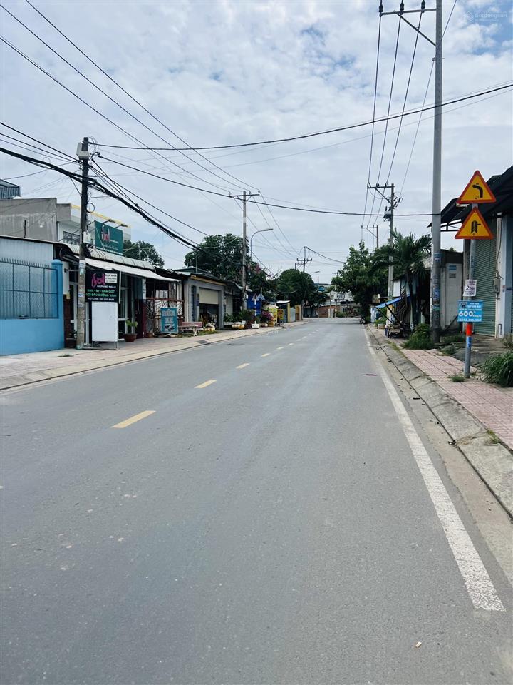 Bán đất hóc môn 90m2, nguyễn thị thử, khu xây cao tầng, ô tô đậu tận cửa. chỉ 2 tỷ 900. shr.