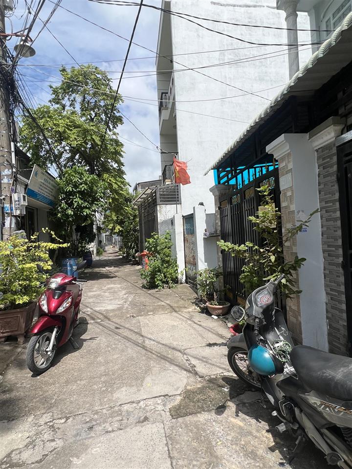 Giá 2,9 tỷ ngay nguyễn ảnh thủ, nhà 50m2, shr, không quy hoạch, không mồ mả. khu xây lầu.