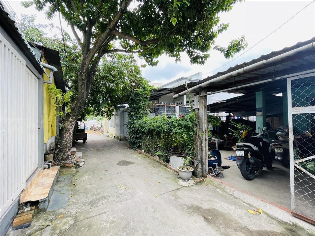 Bán nhà hóc môn 216m2 (ngang 8,6m) nhỉnh 5 tỷ, tiện xây siêu phẩm, gần thị trấn tân hiệp