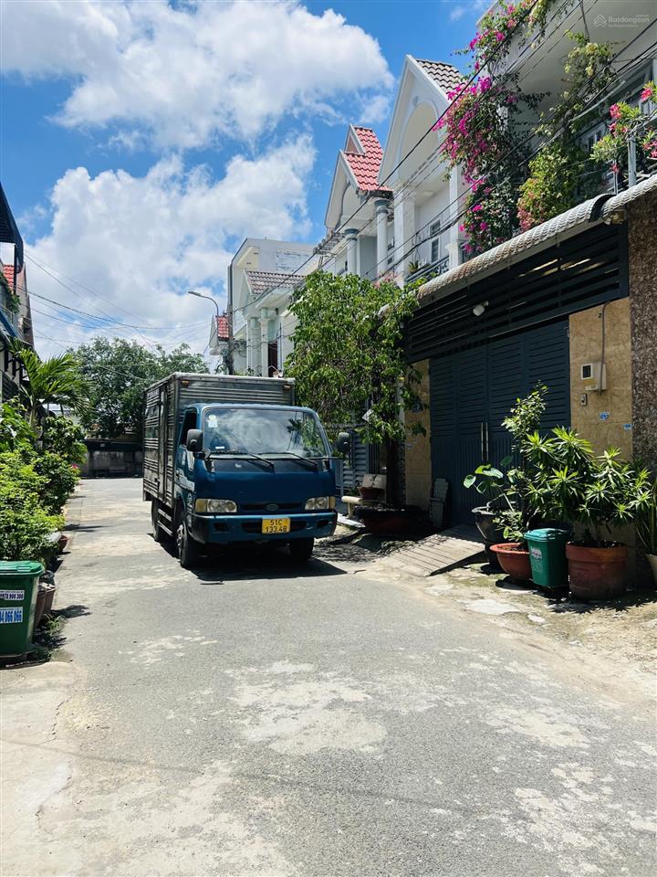 Nơi đáng để ở, khu dân trí, nhà 2 lầu, 3pn hẻm xe tải. nhỉnh 4 tỷ gần tô kí. dt 90m2, shr