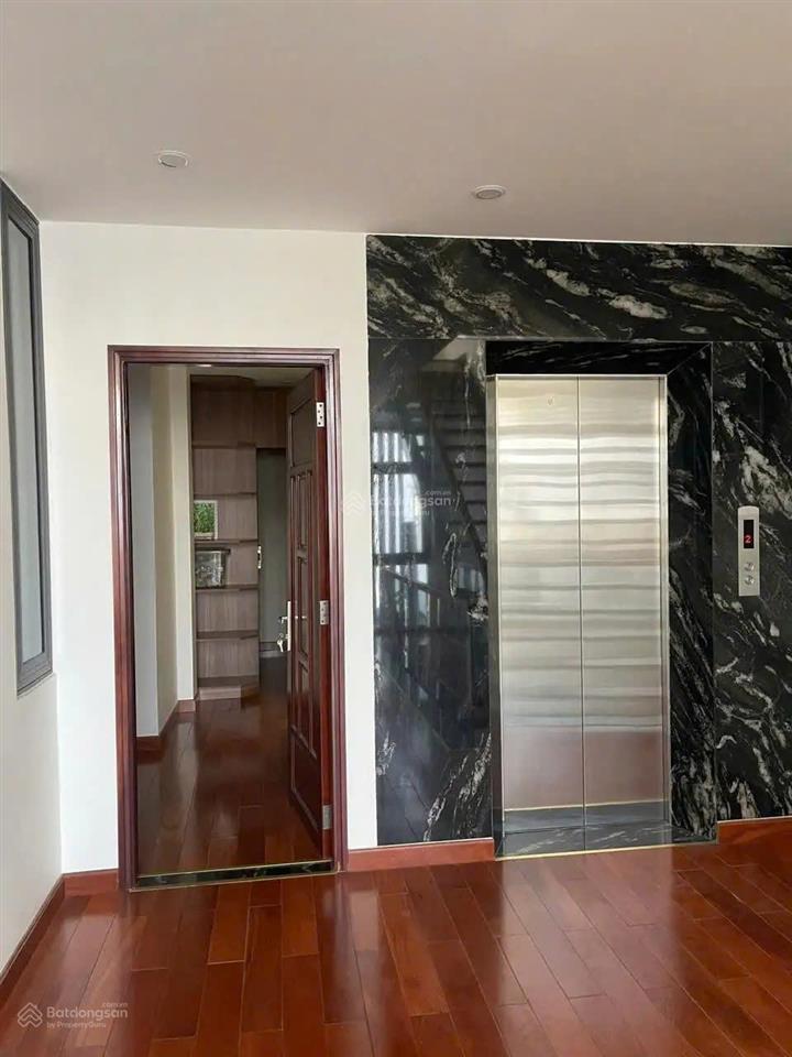 Bán gấp giá chỉ 17 tỷ hxh hoàng văn thụ, phú nhuậndt7,45x 13,5  cn83,2m2  5 tầng + thang máy