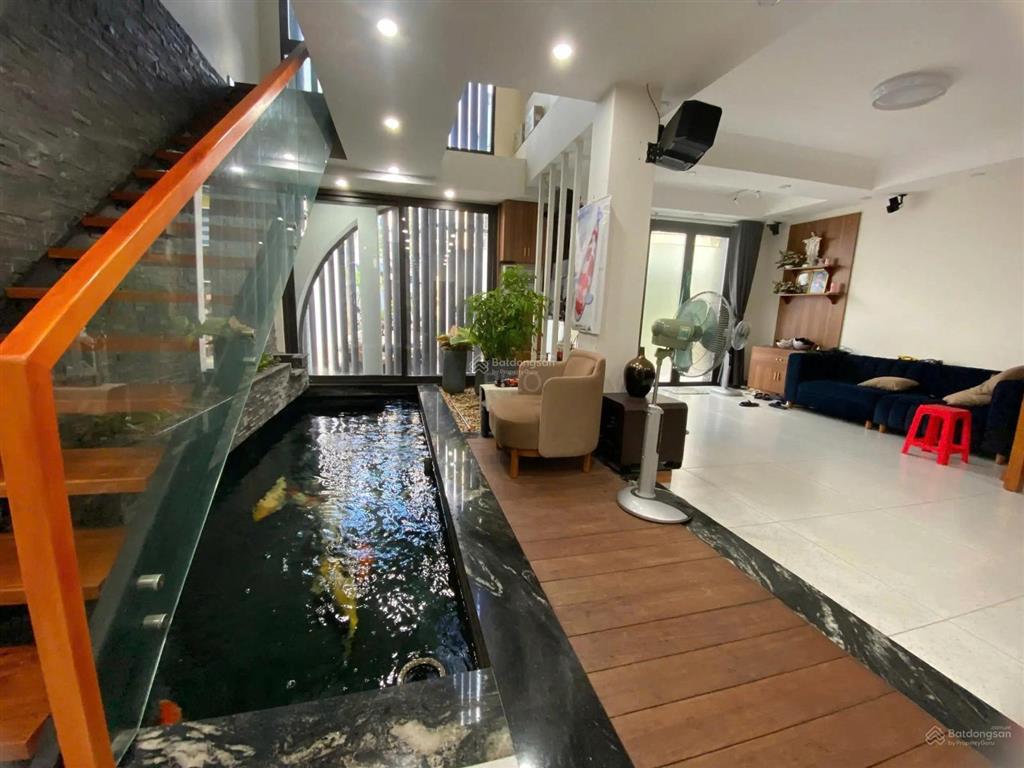 Bán gấp giá chỉ 17 tỷ hxh hoàng văn thụ, phú nhuậndt7,45x 13,5  cn83,2m2  5 tầng + thang máy