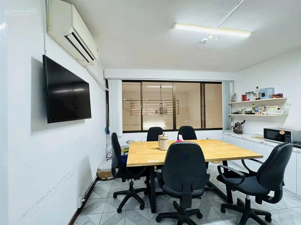 Giá 18,5 tỷ hàng hiếm đường lý văn phức tân định q1 nhà 5 tầng  dt4mx14m cn55m  hđt 30tr/tháng