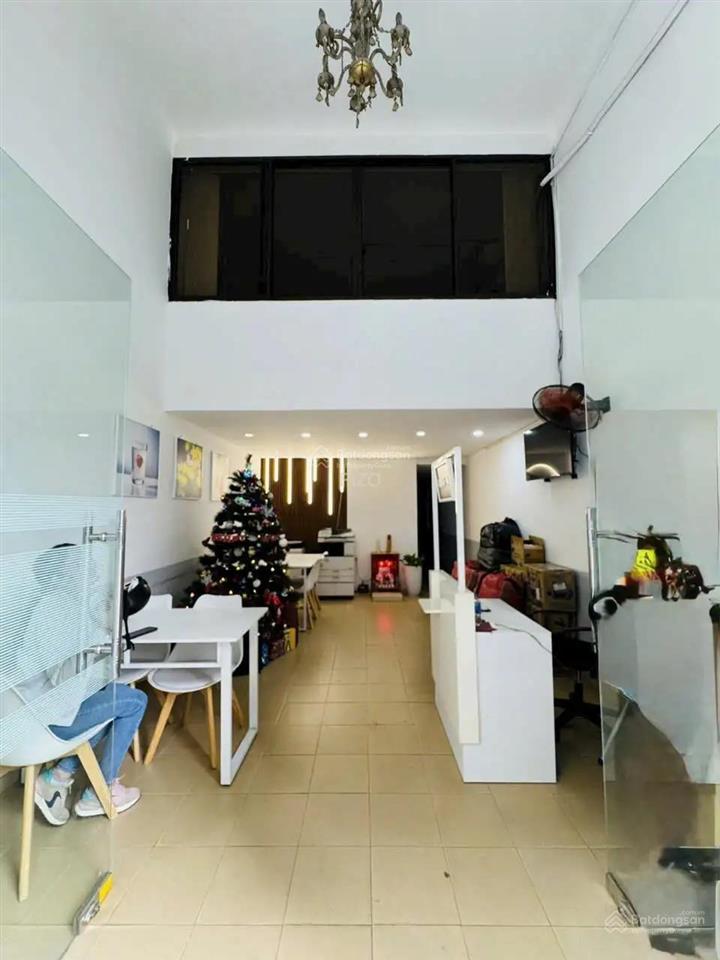 Giá 18,5 tỷ hàng hiếm đường lý văn phức tân định q1 nhà 5 tầng  dt4mx14m cn55m  hđt 30tr/tháng