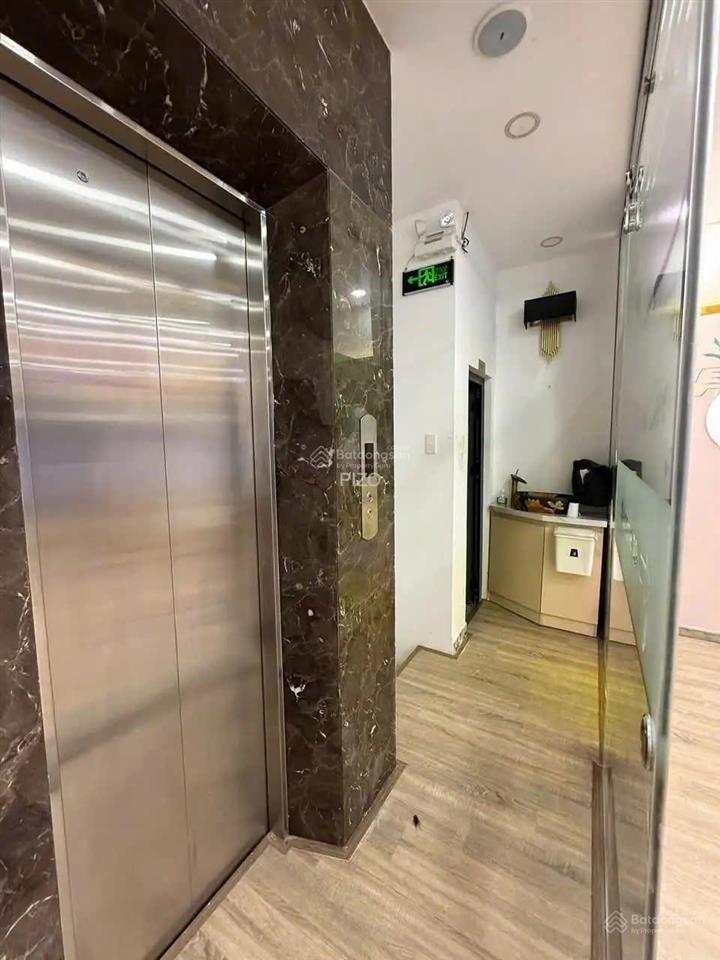 Giá 18 tỷ hđt 65tr/th mặt tiền trần khắc chân, tân định, quận 1  nhà 5 tầng có thang máy cn 49m2
