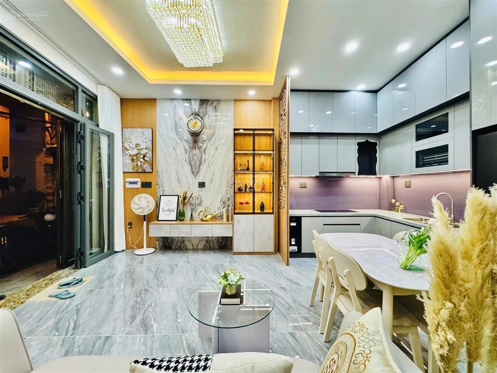 Giá 16 tỷ vị trí vip nguyễn thị minh khai q3, hẻm thông võ văn tần,4,2mx12m cn50,5m2 hiếm nhà bán