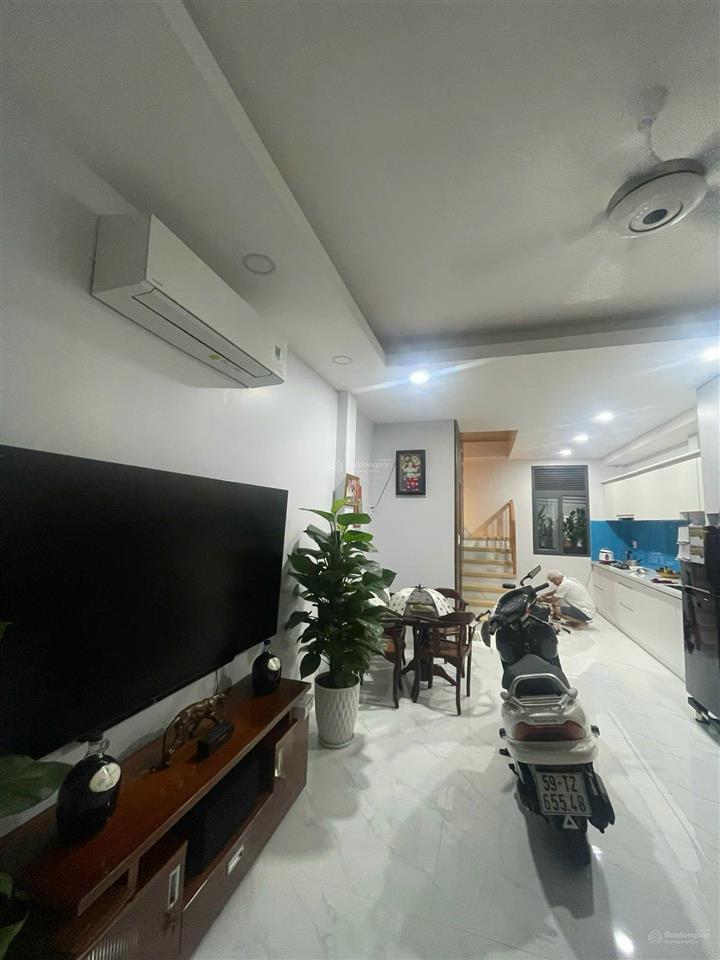 Giá 11 tỷ nhà võ văn tần, quận 3 khu dân cư sang trọng, hẻm xe hơi,nhà mới full nội thất, có nở hậu