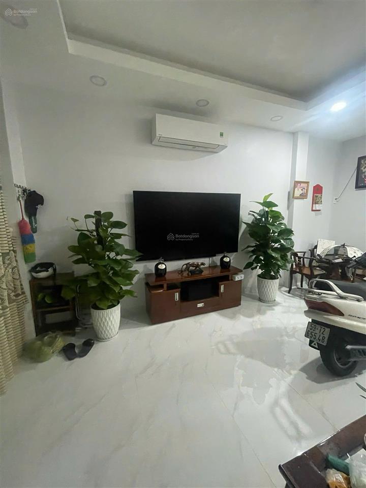 Giá 11 tỷ nhà võ văn tần, quận 3 khu dân cư sang trọng, hẻm xe hơi,nhà mới full nội thất, có nở hậu