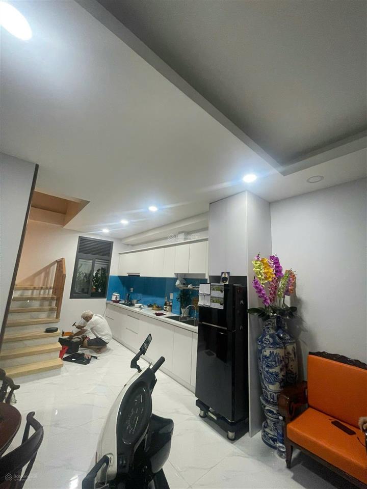 Giá 11 tỷ nhà võ văn tần, quận 3 khu dân cư sang trọng, hẻm xe hơi,nhà mới full nội thất, có nở hậu