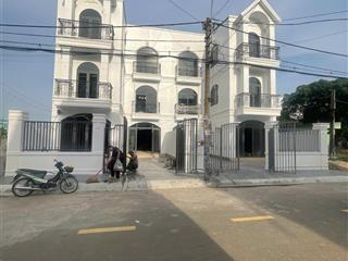 Bán biệt thự liền kê (8m x 20)  mặt tiền đường số 6  tam bình thủ đức  thủ đức house