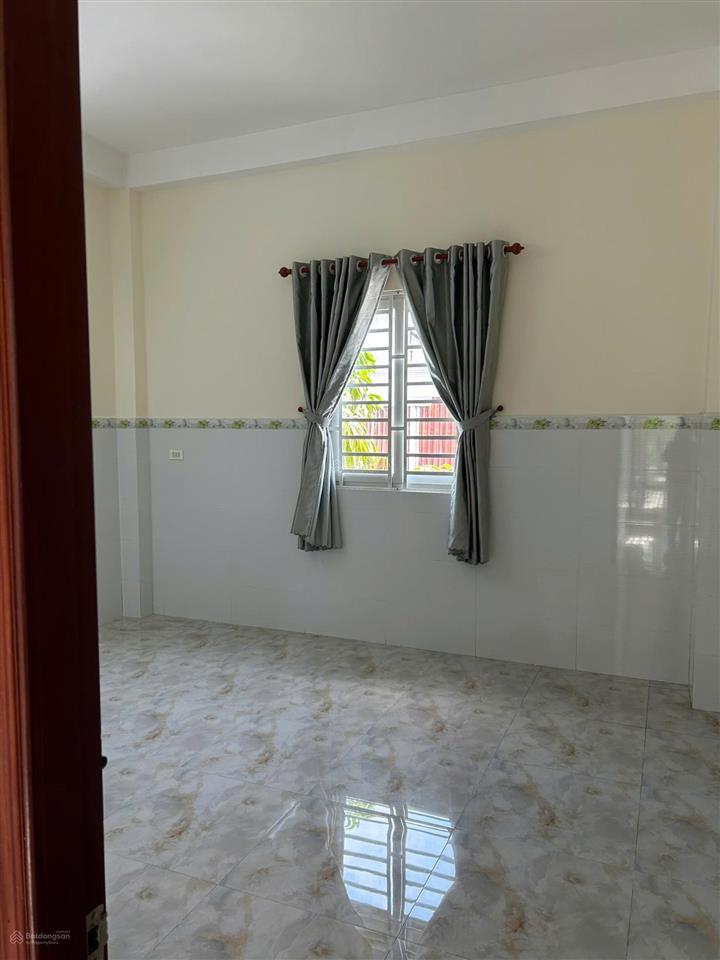 Bán nhà mới 3 tầng  xe hơi đậu trong nhà  đường gò dưa tam bình thủ đức  dọn vào ở ngay