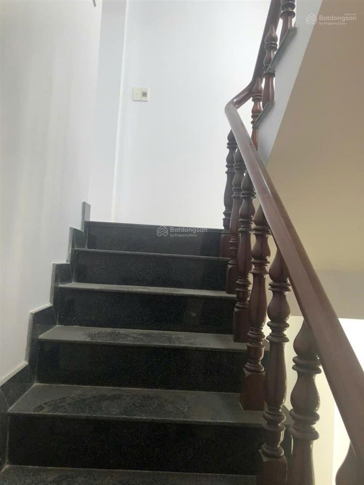 Bán nhà hẻm xe hơi, cách lê văn việt 200m phía gần vincom q9, nhà mới dọn vào ở ngay