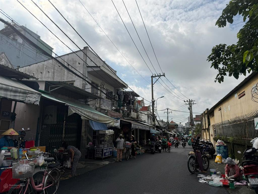 Bán nhà mặt tiền ngay ngã tư chợ đường số 9 tam phú, mặt tiền ngang 8,77m, kinh doanh sầm uất