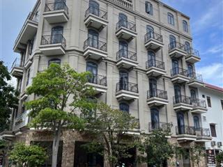 Ngộp bán gấp khách sạn 31p trung tâm tp phan thiết  10x20m  7 tầng  hdt 300tr/th  giá 22 tỷ