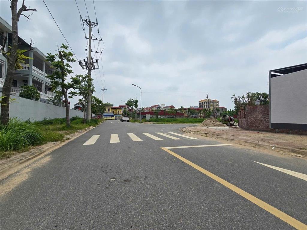 Bán đất đấu giá dược thượng, tiên dược