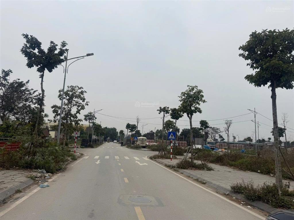 Đất đấu giá x6 thụy lâm cạnh lô góc