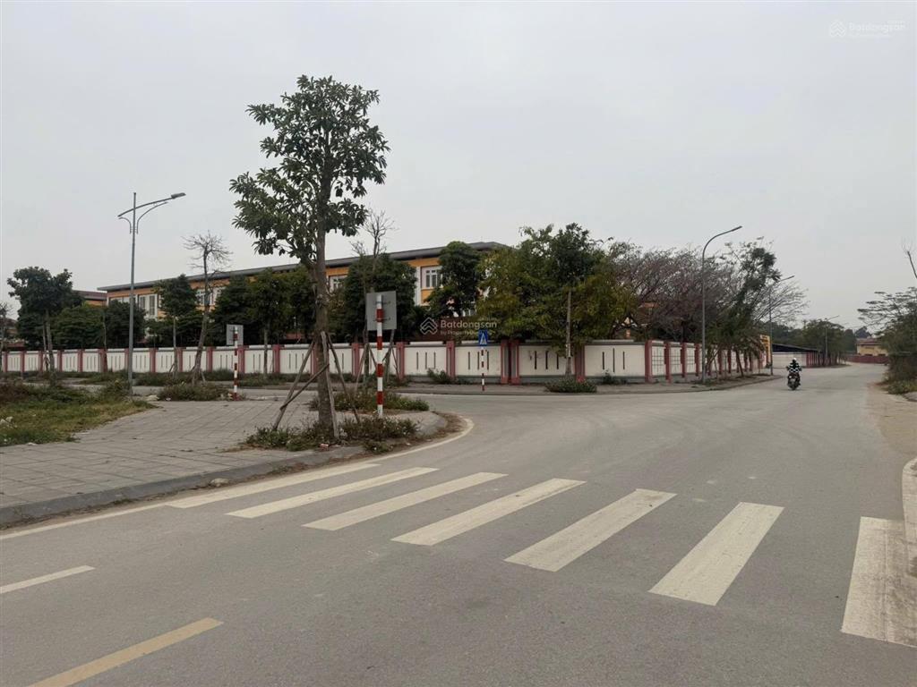 Đất đấu giá x6 thụy lâm cạnh lô góc