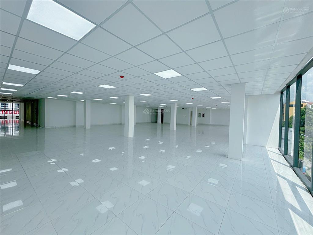 Văn phòng siêu đẹp phó đức chính 210m2, giá chỉ 59 triệu! vị trí vàng gần chợ bến thành