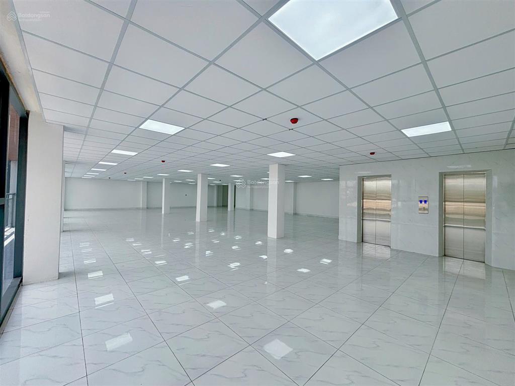 Văn phòng siêu đẹp phó đức chính 210m2, giá chỉ 59 triệu! vị trí vàng gần chợ bến thành