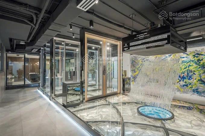 Mặt tiền cư xá lữ gia, khu trường đua phú thọ, quận 11. diện tích 20x30m, trệt 3 lầu. giá 130 triệu