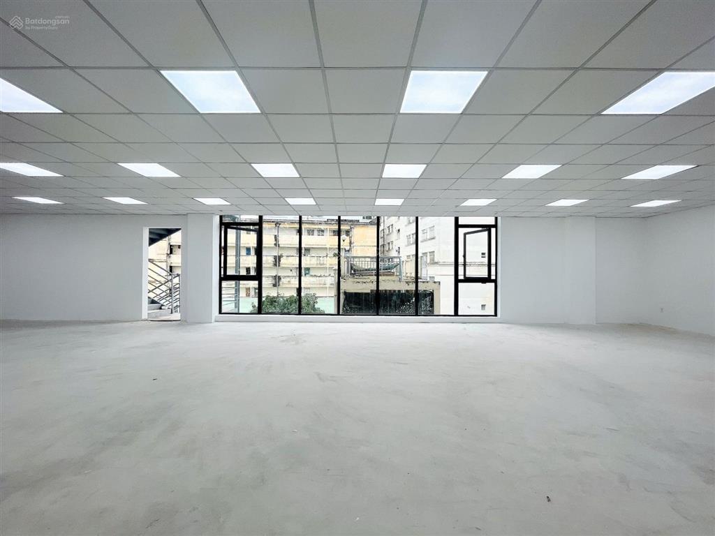 Vp đẹp mt huỳnh văn bánh, phú nhuận. 150m² giá 35tr. tell 0919 167 ***