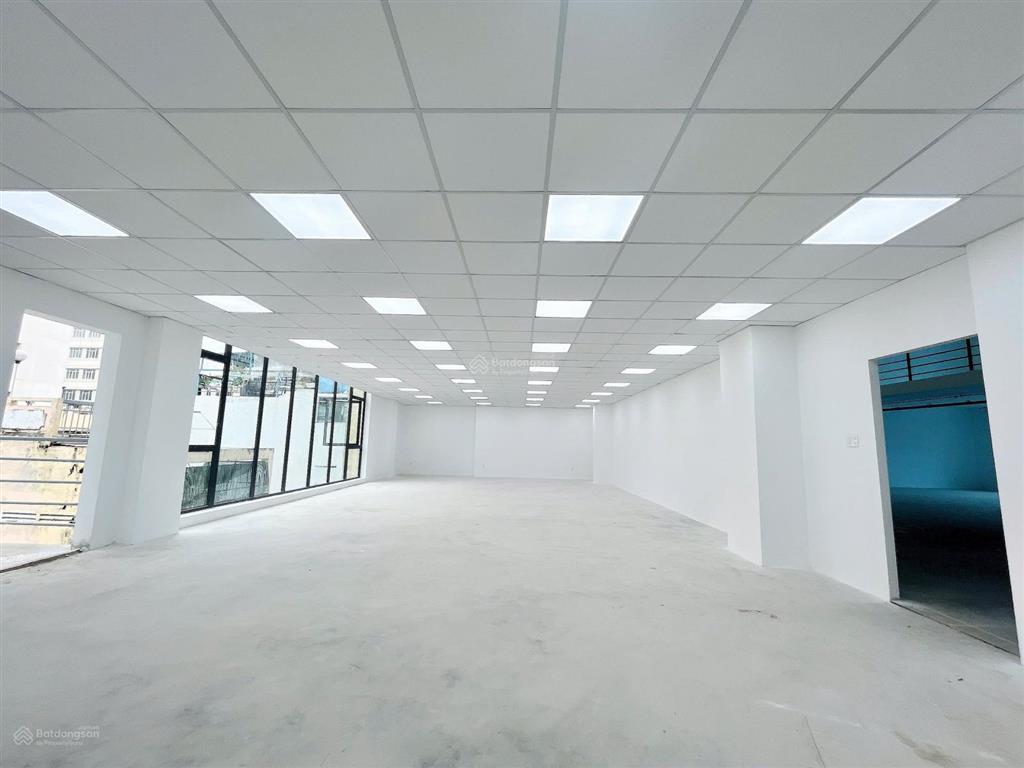Vp đẹp mt huỳnh văn bánh, phú nhuận. 150m² giá 35tr. tell 0919 167 ***