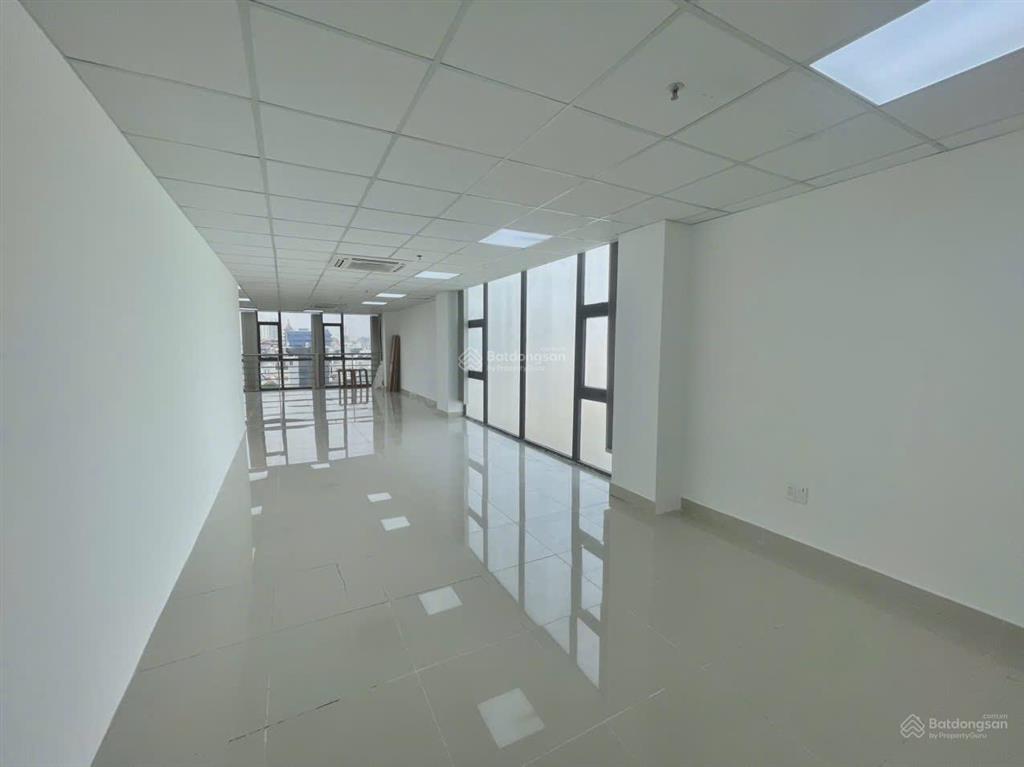 Văn phòng nguyễn văn cừ, q5 gần nowzone. dt 7.000m² cho thuê linh hoạt. giá chỉ 45tr/th