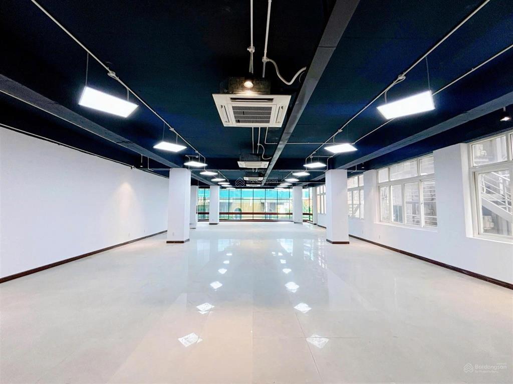 Vp đẹp nguyễn đình chiểu, dt 130m2 giá 39tr. hiếm có 1 sàn. tell 0919 167 ***