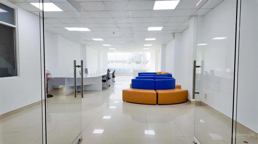 Hot! vp quận 3 mặt tiền nguyễn thị minh khai  gần hồ con rùa, 110m² ưu đãi 30tr.  0919 167 ***