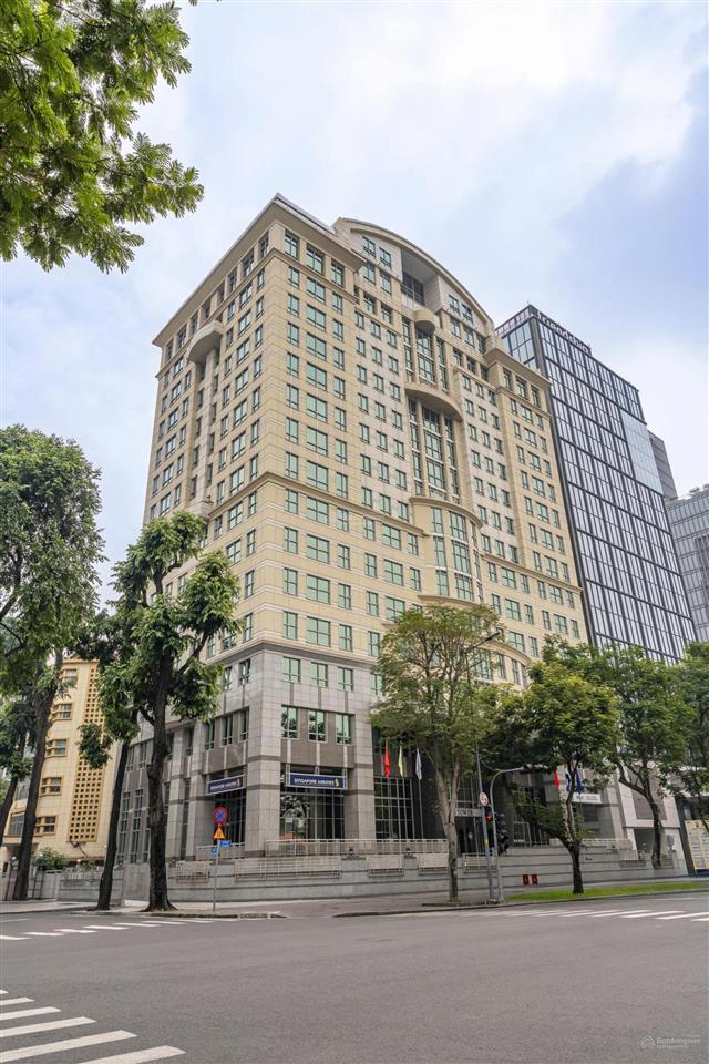 Vp siêu vip lê duẩn, trần cao, ngay nhà thờ đức bà. dt 800m2 giá 220tr tell 0919 167 ***