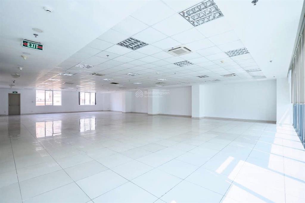 Cho thuê sàn hot ngay bến thành, quận 1. dt 300m2 giá  80tr