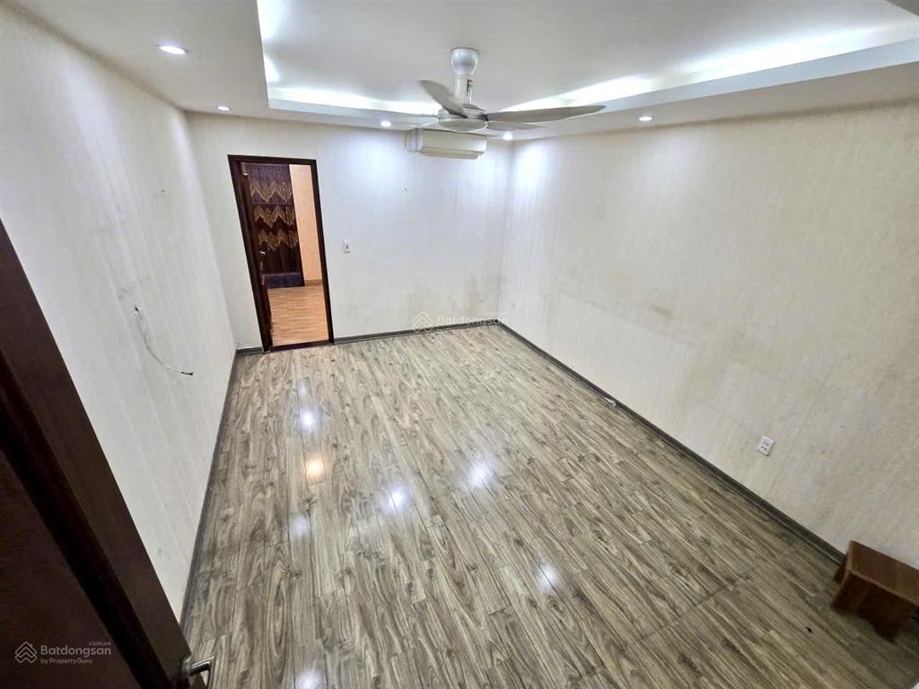 Bán nhà tập thể khu 260 đội cấn/liễu giai trung tâm ba đình 85m2 sử dụng 3 ngủ, 2 ban công thoáng.