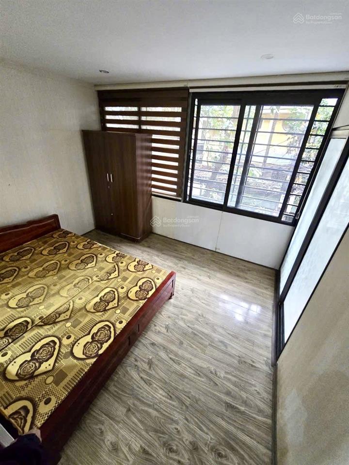 Bán nhà tập thể khu 260 đội cấn/liễu giai trung tâm ba đình 85m2 sử dụng 3 ngủ, 2 ban công thoáng.