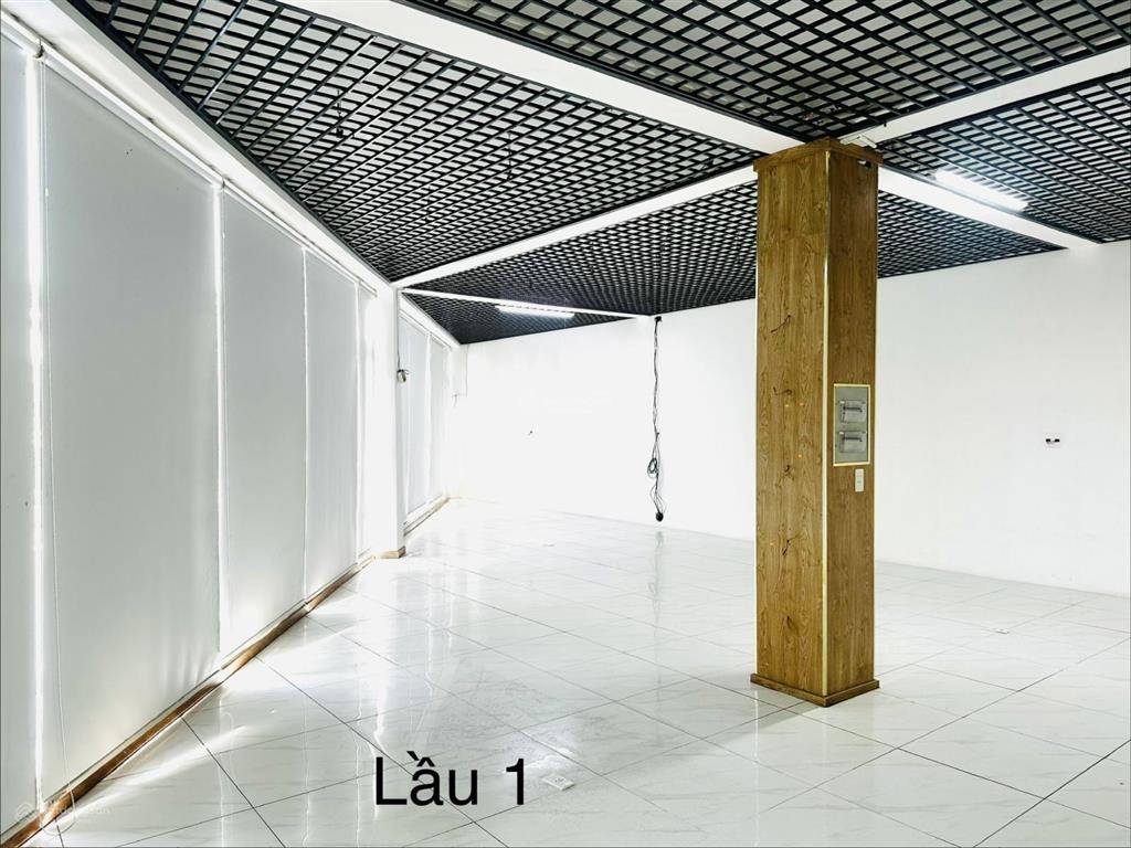 Cho thuê nhà phố 3 tầng vành đai 10 tháng 3 , phường buôn ma thuật ( cách siêu thị go 1,7km)