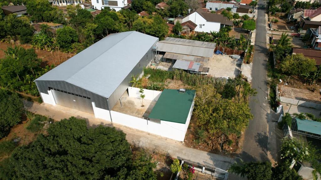 Cho thuê kho xưởng và văn phòng 900m2 tại tổ dân phố 2 cư ebur, 20 triệu vnd