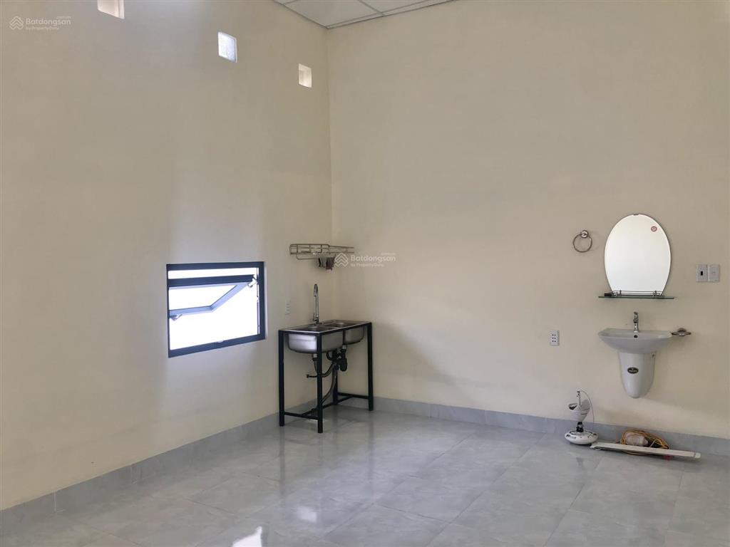 Cho thuê kho xưởng và văn phòng 900m2 tại tổ dân phố 2 cư ebur, 20 triệu vnd