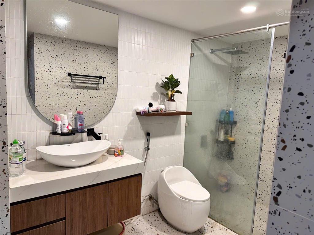 Bán căn hộ giai việt, 856 tạ quang bửu, dt 115m2, 2pn, 2wc, sổ hồng riêng. giá 5.7 tỷ