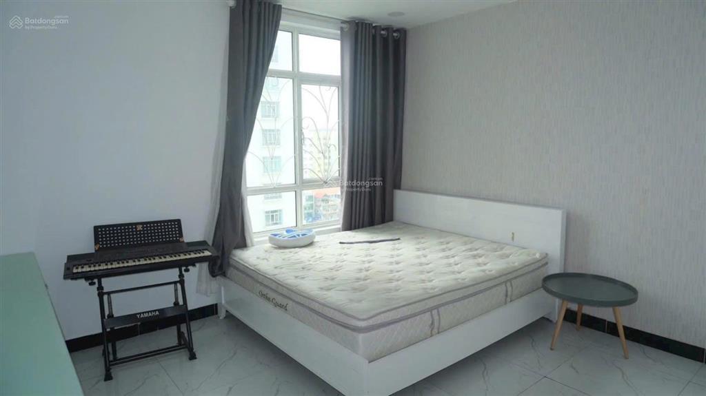 Bán ch giai việt duplex thông tầng, view hồ bơi, dt 230m2, 5pn, 3wc, sh, giá 7.5 tỷ