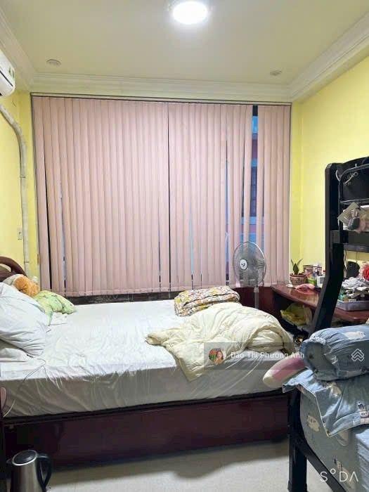 Giảm sốc còn 6.8 tỷ nhật tảo, q10 35m2 vuông a4 4 tầng btct hẻm thông ở ngay