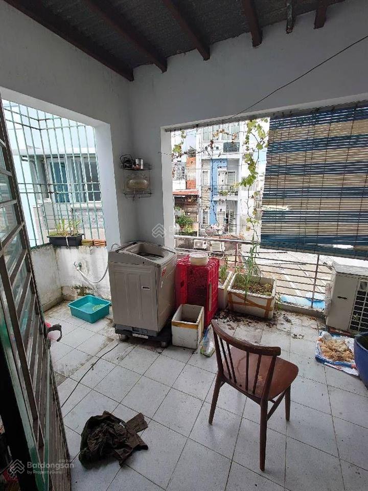 Bán nhà giá rẻ cách mạng tháng 8 5 tầng 5 phòng ngủ hẻm 3m