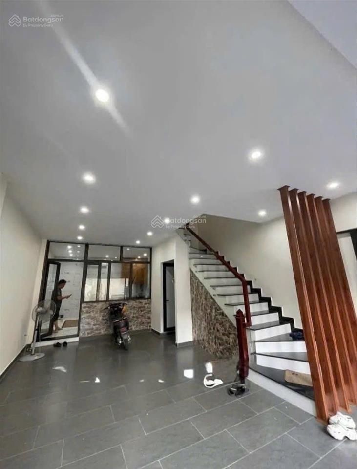 Bán gấp nr lương quy, 5,4 tỷ, 60,6m2, 4pn, 4wc, sổ đỏ đầy đủ